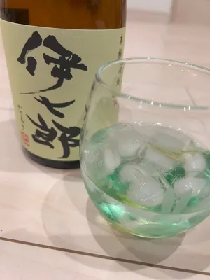 伊七郎 720ml 芋焼酎（四合瓶・本格焼酎・鹿児島） – 伊七郎商店